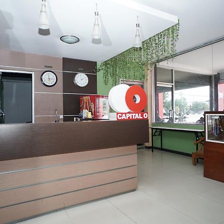 Capital O 2885 Hemra Hotel Balikpapan  Exterior foto
