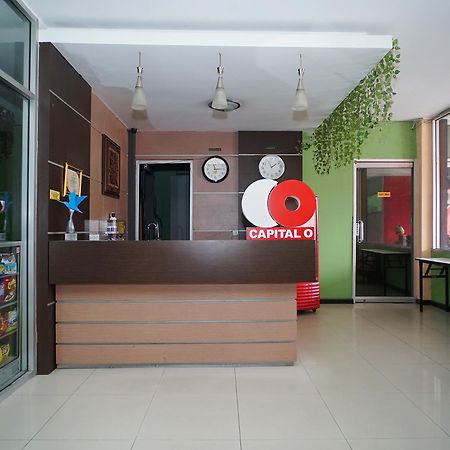 Capital O 2885 Hemra Hotel Balikpapan  Exterior foto